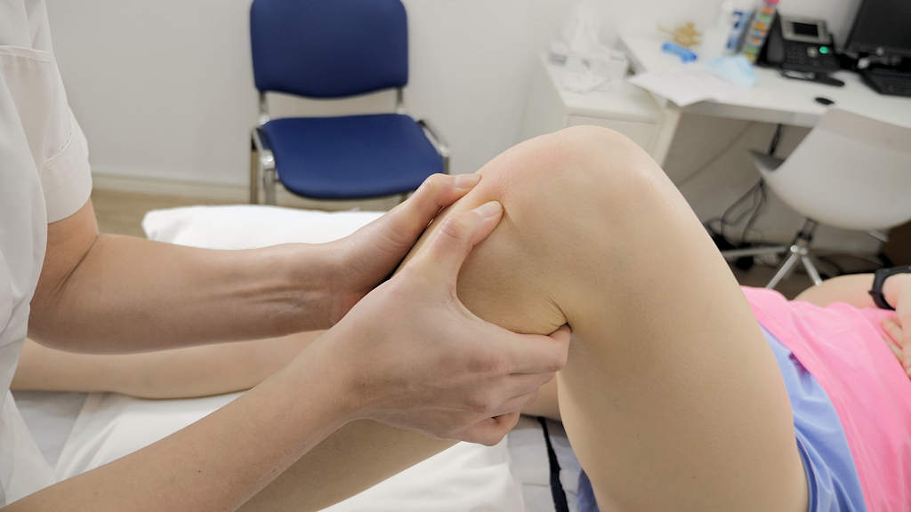 Knee treatment exercise Exercise to ease knee pain