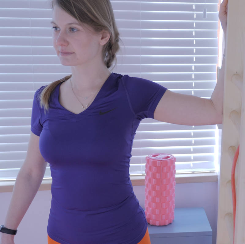 Neck stretch exercise to stretch the neck